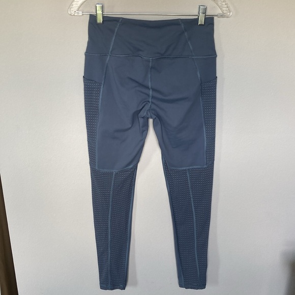 Victoria’s Secret Sport Knockout Tights - Breathable Mesh Panels - Picture 2 of 6